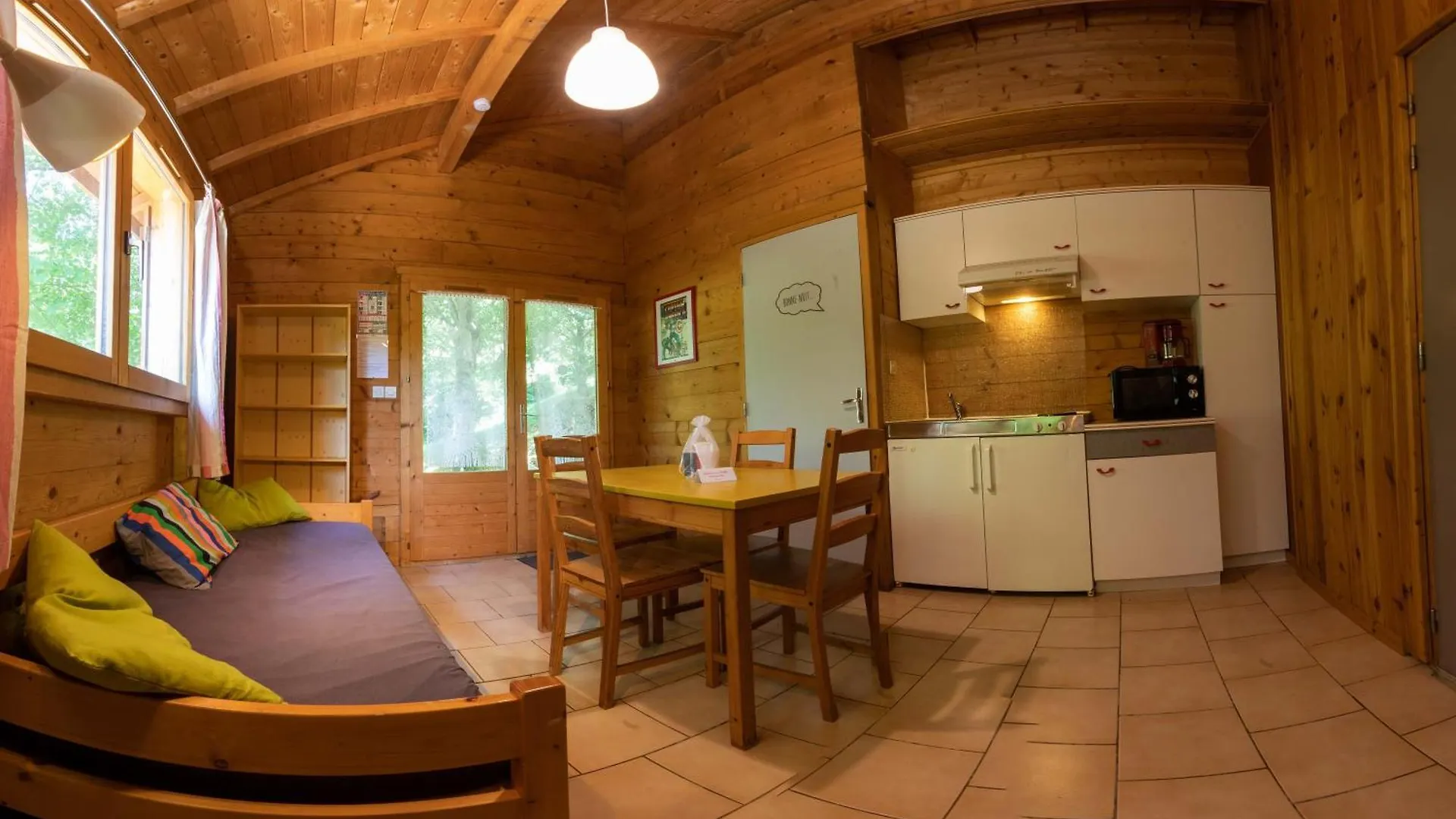 Les Chalets De La Gazonne Sauveterre-de-Rouergue
