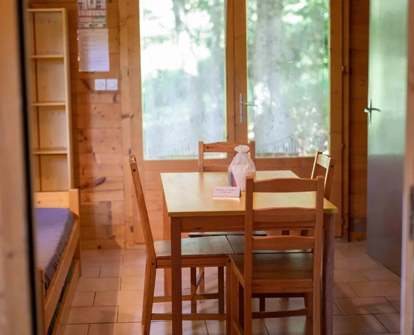 Les Chalets De La Gazonne Sauveterre-de-Rouergue 0*,  Γαλλία
