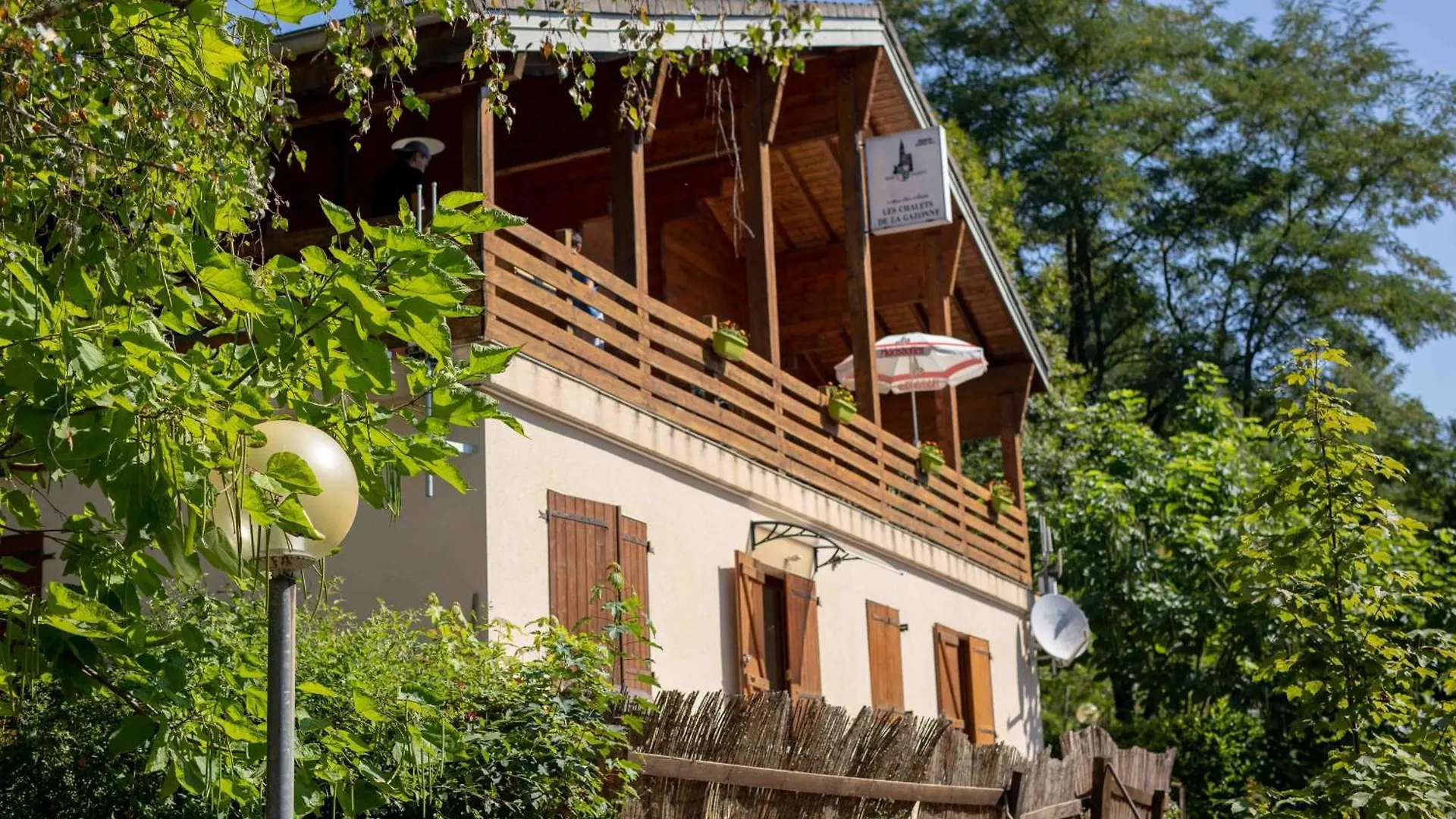 Les Chalets De La Gazonne Sauveterre-de-Rouergue