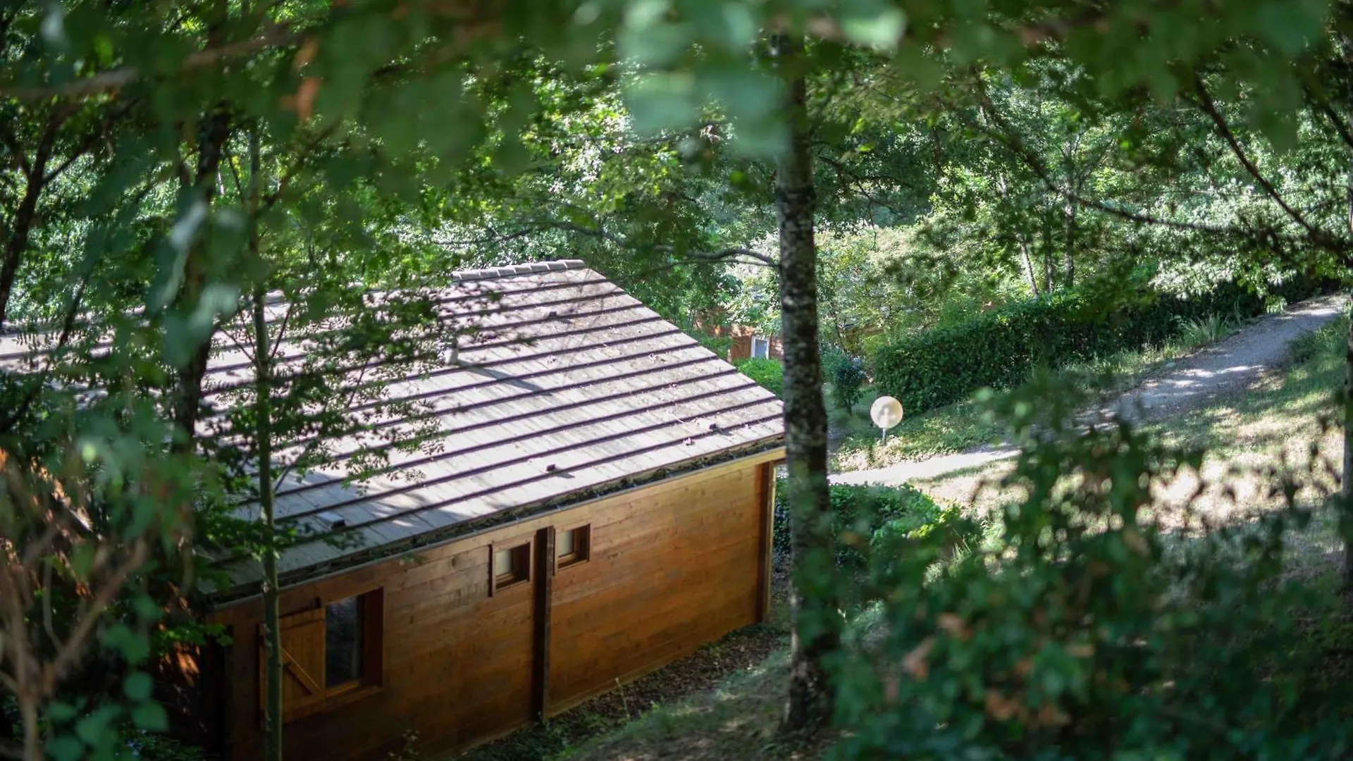 Les Chalets De La Gazonne Sauveterre-de-Rouergue 0*,  Γαλλία