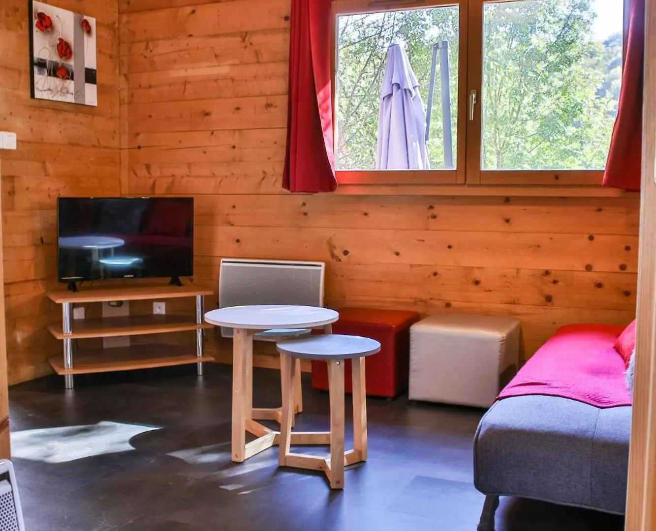 Les Chalets De La Gazonne Sauveterre-de-Rouergue 0*,